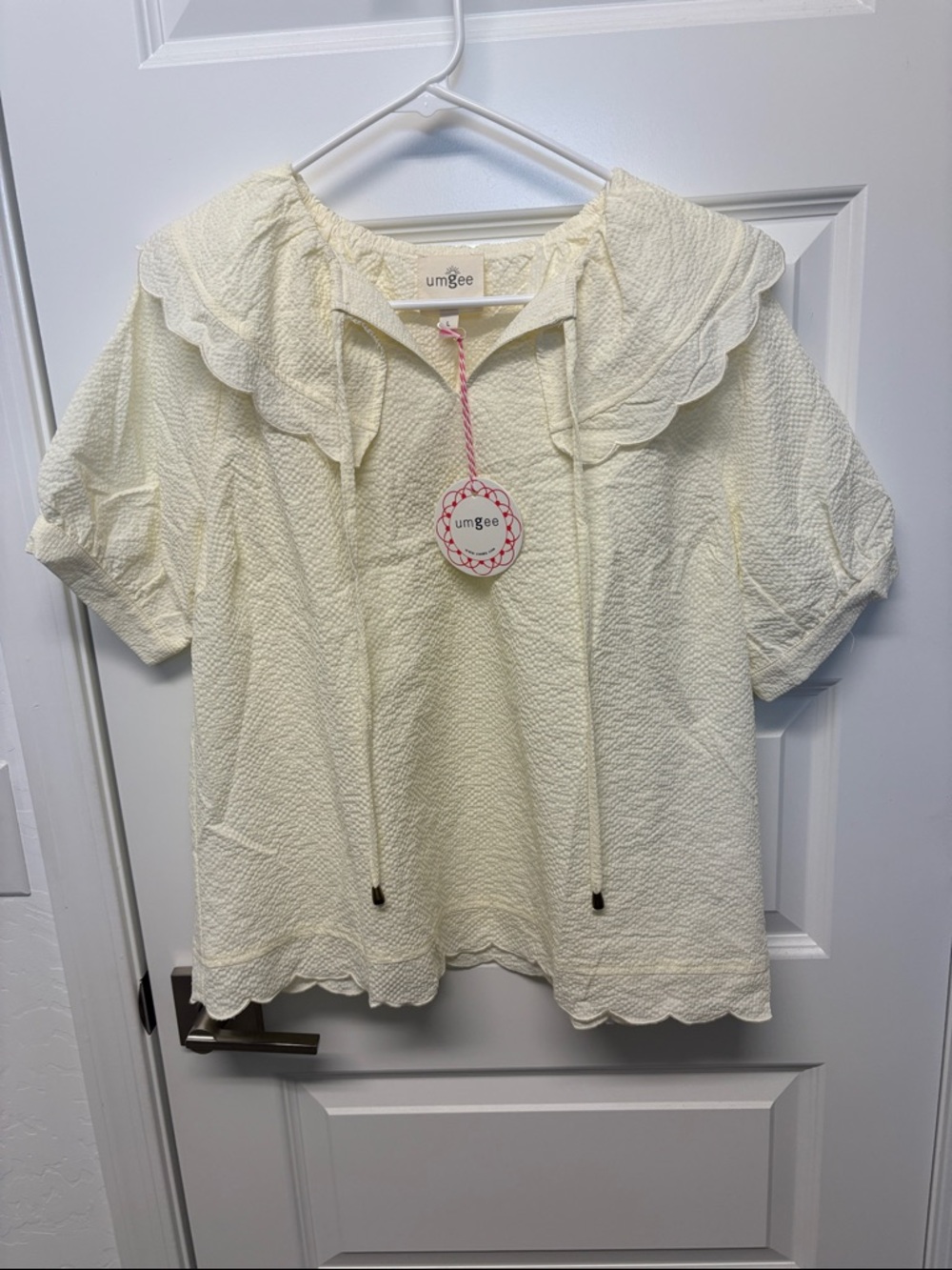 Umgee Cream Scalloped Collar Short Sleeve Textured Top